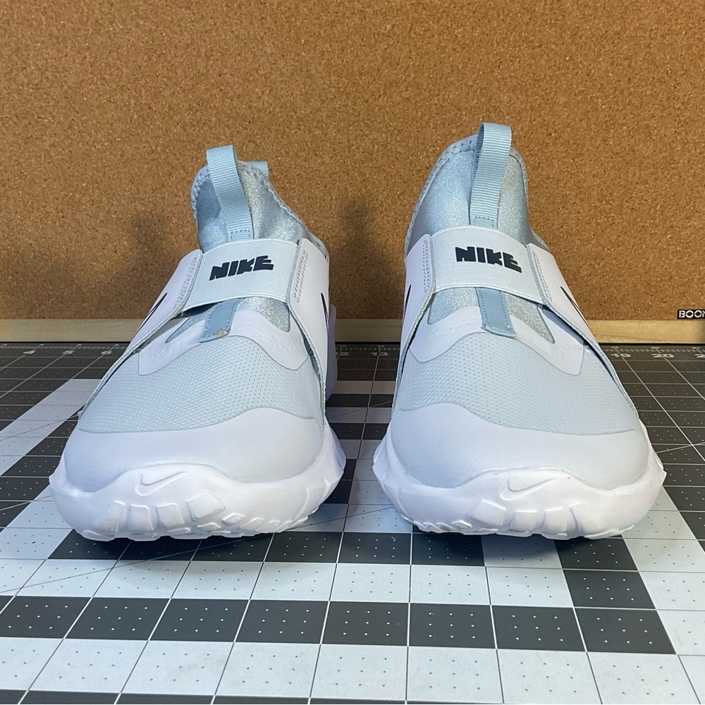 Nike flex runner 2 gs 
RARE
NWOT - Picture 9 of 10